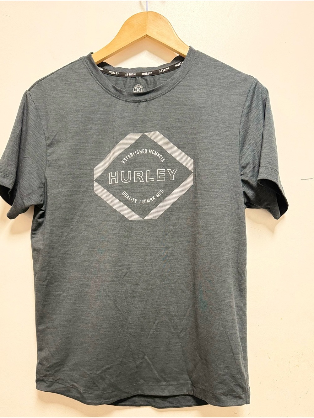 Hurley Men's Gray Logo Short Sleeve Tee